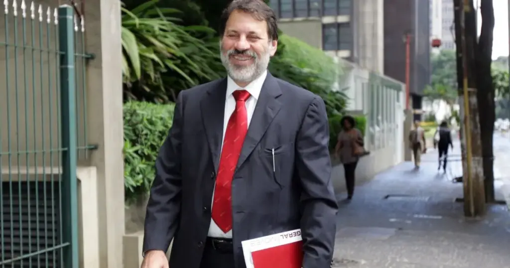 Lula pede votos para Delúbio Soares, condenado no mensalão e na Lava Jato