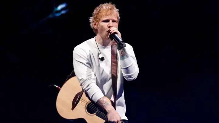 Ed Sheeran retira palco de show após polêmica: “Estava com medo”