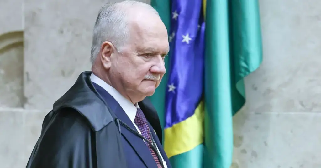 Fachin silencia sobre crise no STF em 1ª sessão pós-embate entre ministros