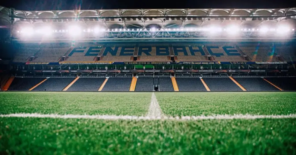 Fenerbahçe x Roma: horário e onde assistir ao jogo da Champions League