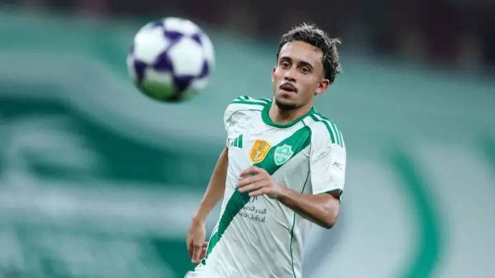 Ex-Flamengo apaga fotos no Al-Ahli e reforça vontade por volta ao Brasil