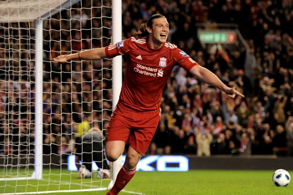 Ex-Liverpool, Andy Carroll revela em autobiografia ter sido vítima de abuso