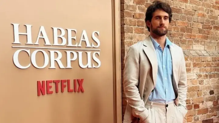 Filho de Adriana Esteves estrela “Habeas Corpus”; conheça Felipe Ricca