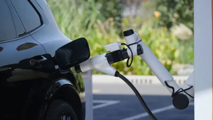 Novo carregador da Geely utiliza IA e promete carga em 8 minutos; conheça