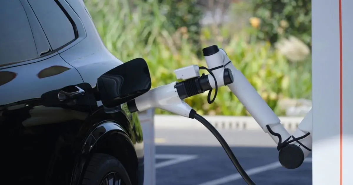 Novo carregador da Geely utiliza IA e promete carga em 8 minutos; conheça