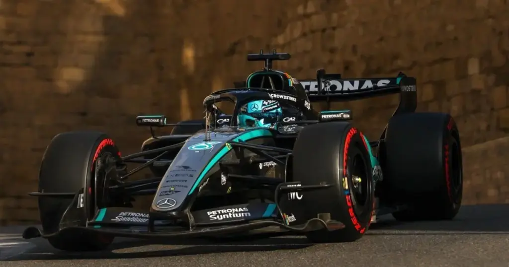 George Russell segura Verstappen e vence GP do Azerbaijão de Fórmula 1