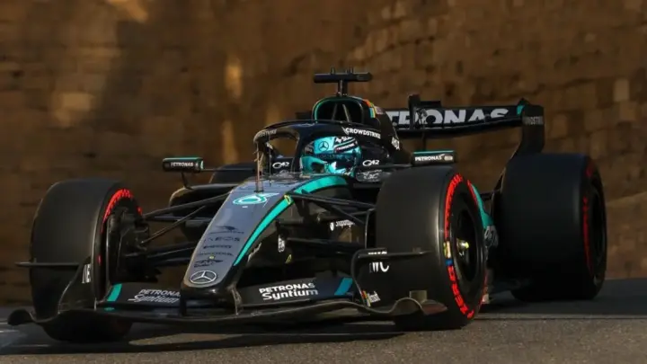George Russell segura Verstappen e vence GP do Azerbaijão de Fórmula 1
