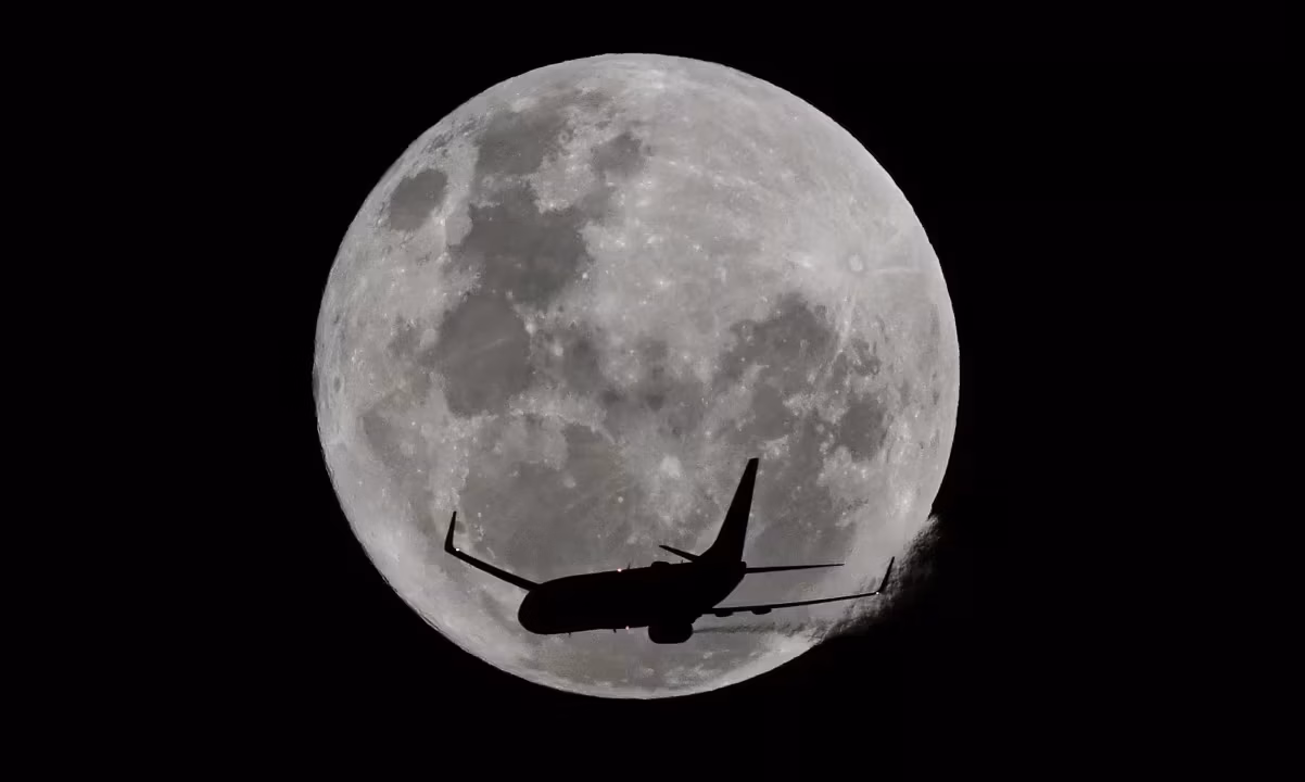 Saiba como fotografar a Lua cheia usando o celular; fenômeno acontece neste sábado (26)