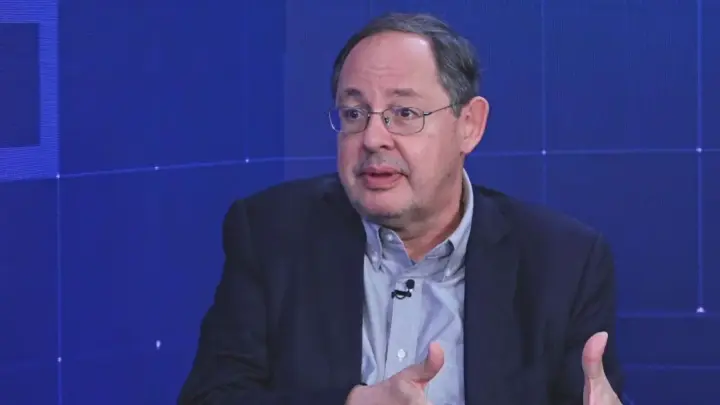 Formalismo jurídico protege o próprio sistema, diz Eduardo Giannetti