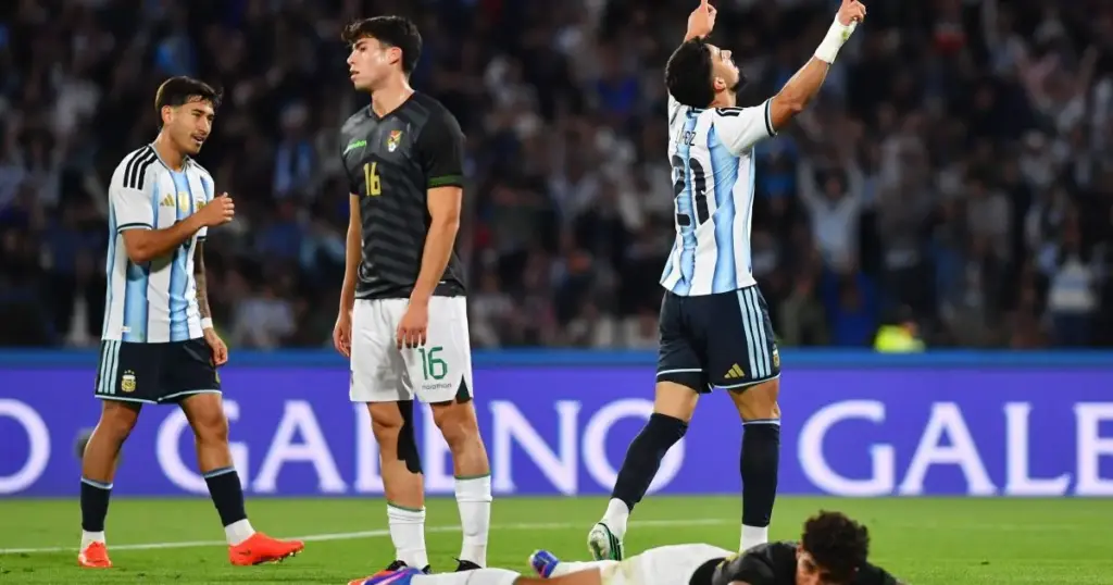 Sem Messi, Argentina goleia Bolívia em amistoso, com gol de Flaco López