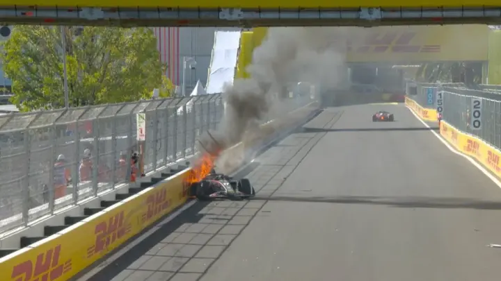 GP da Espanha: carro bate no muro e pega fogo durante treino da F2 em Madri