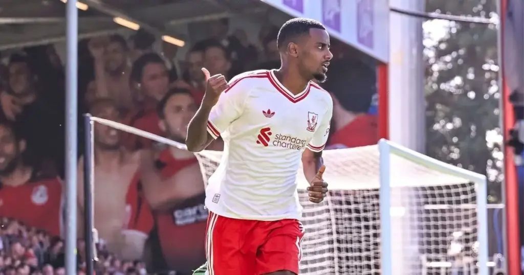 Isak marca, e Liverpool vence Bournemouth pela Premier League