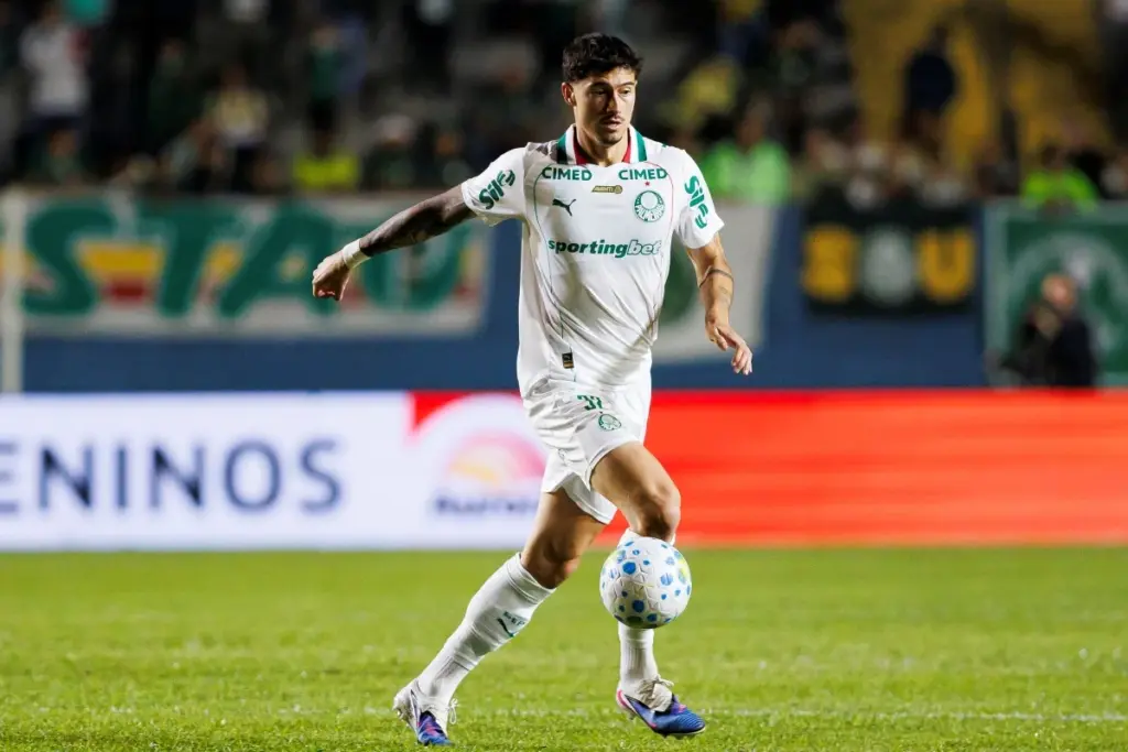 Jogador do Palmeiras, Emiliano Martínez é convocado para a seleção uruguaia