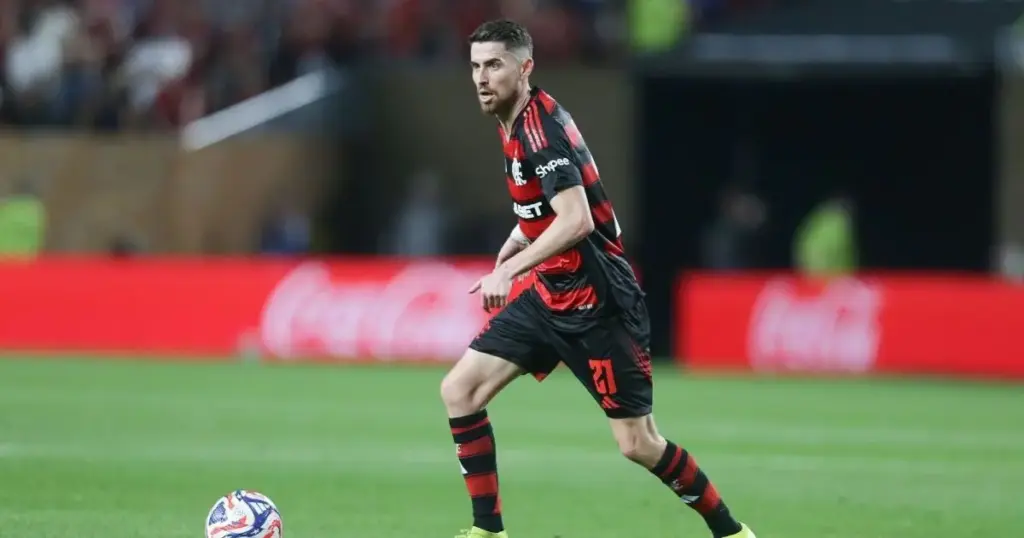 Titular do Flamengo é expulso e vira desfalque na semifinal da Libertadores
