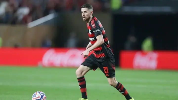 Titular do Flamengo é expulso e vira desfalque na semifinal da Libertadores