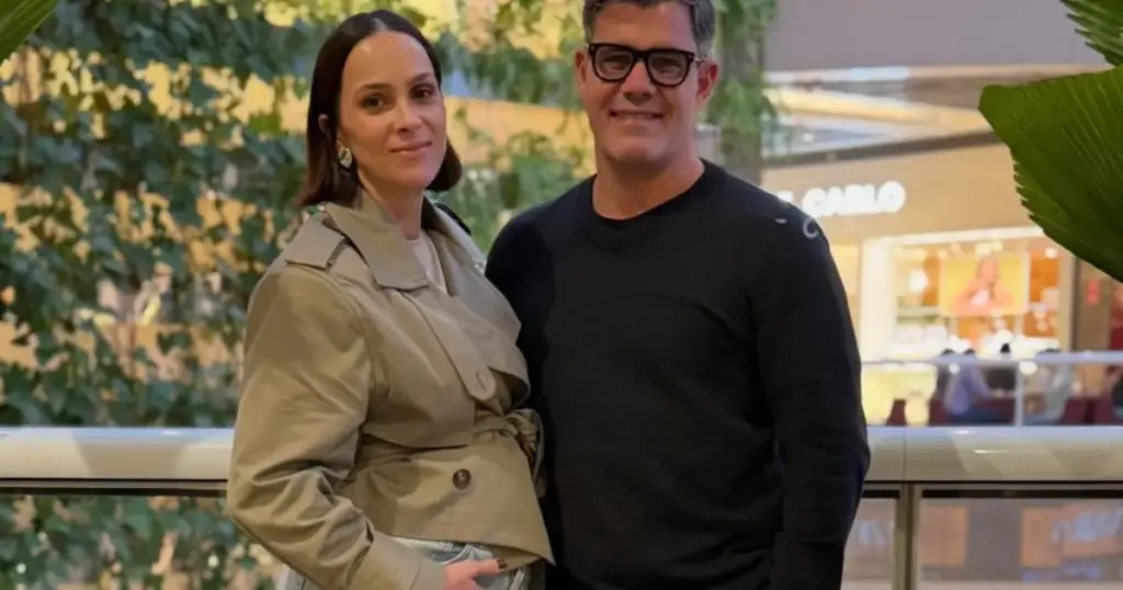 Juliano Cazarré e esposa anunciam gravidez do sétimo filho