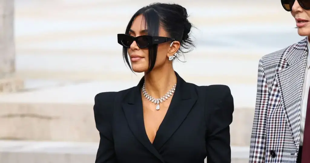 Kim Kardashian recebe indenização de 1 euro por roubo de joias