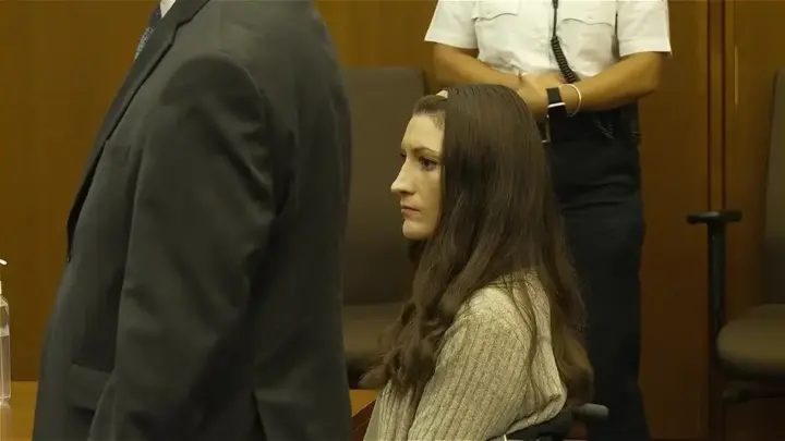 Julgamento de Lindsay Clancy termina sem veredito após impasse do júri