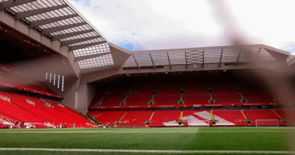 Liverpool x Tottenham: horário e onde assistir à Copa da Liga Inglesa