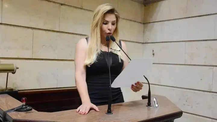 Mãe Loira: ex-vereadora e funkeira Veronica Costa é presa no RJ