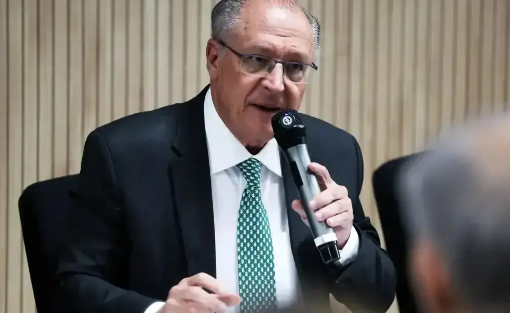 “Nada deve ser vitalício”, diz Alckmin sobre vagas no STF