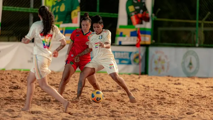 Primeiro dia da Supercopa do Brasil de Beach Soccer conta com chuva de gols