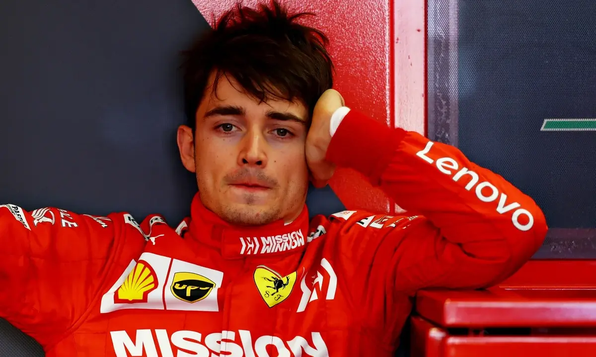 Quatro poles e nenhuma vitória: Leclerc tenta superar os muros de Baku