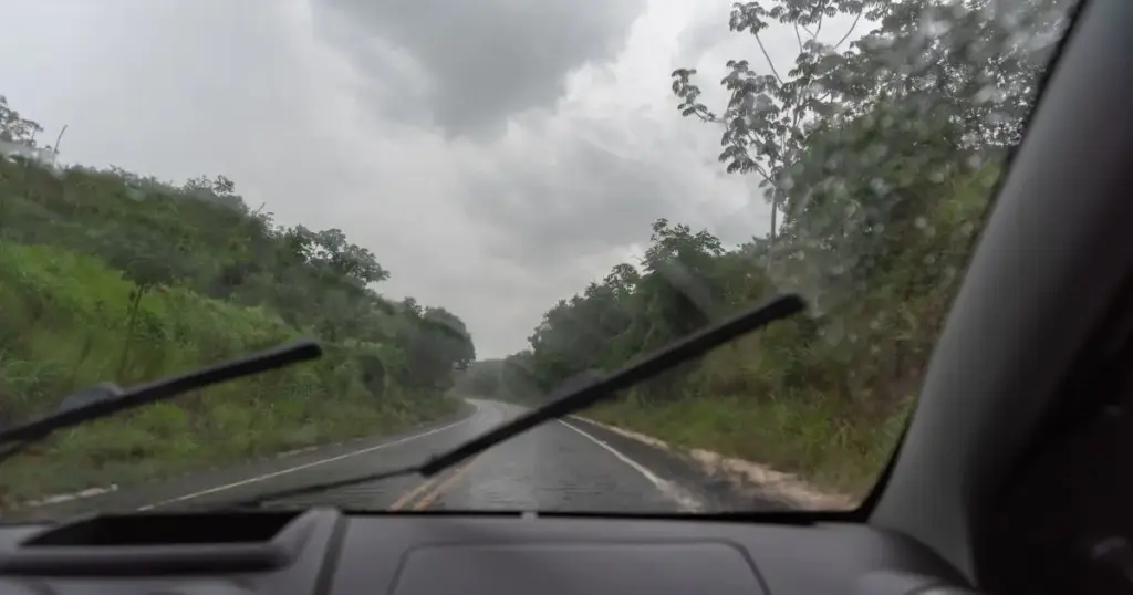 Chuva e mudança de clima: confira 6 itens para revisar no seu carro