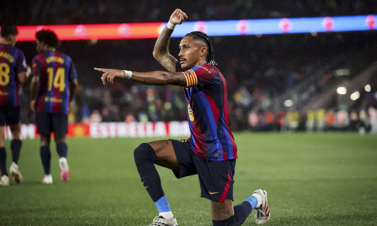 Raphinha revela sonho de se aposentar no Barcelona