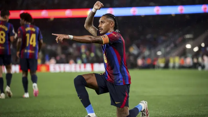 Raphinha revela sonho de se aposentar no Barcelona