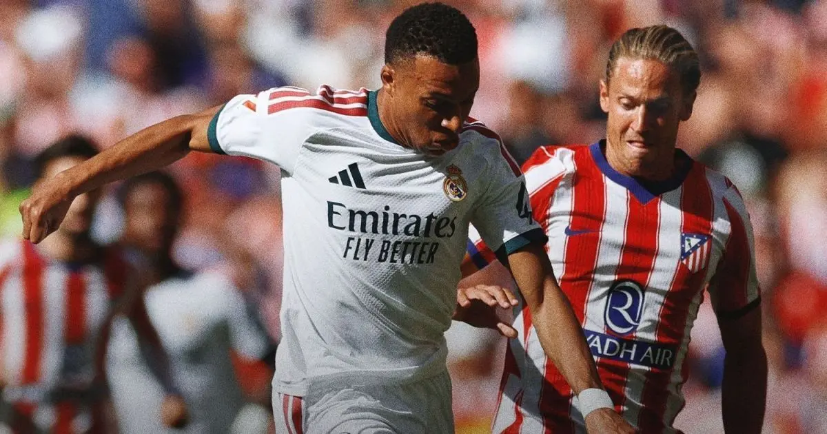 Zagueiro faz trapalhada, e Atlético de Madrid vence Real Madrid em La Liga