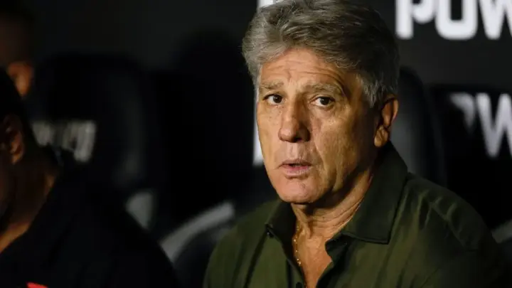 Renato Gaúcho é recebido por mais de mil torcedores do Grêmio; assista