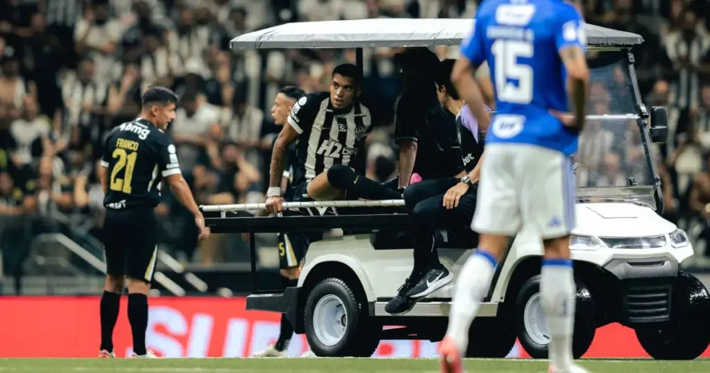 Atlético-MG x Cruzeiro: Ruan vê filme repetir e é substituído no 1º tempo