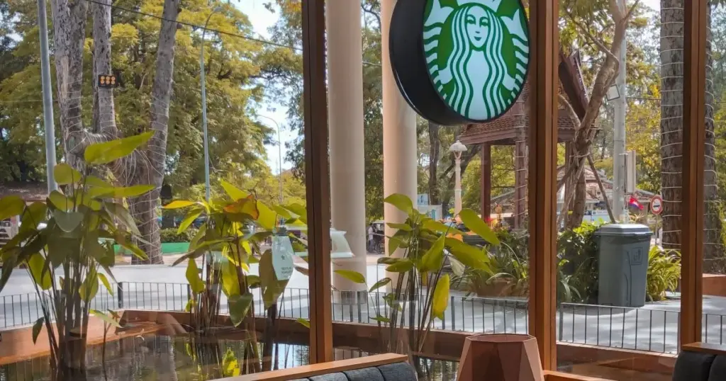 Starbucks fecha centenas de unidades nos EUA – mais uma vez
