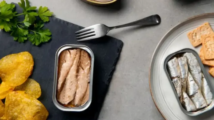 Sardinha enlatada tem metais pesado como o mercúrio? Especialista explica propriedades e segurança no consumo desse alimento