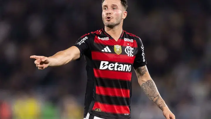 Saúl, do Flamengo, viraliza com músicas de teor sexual nas redes sociais