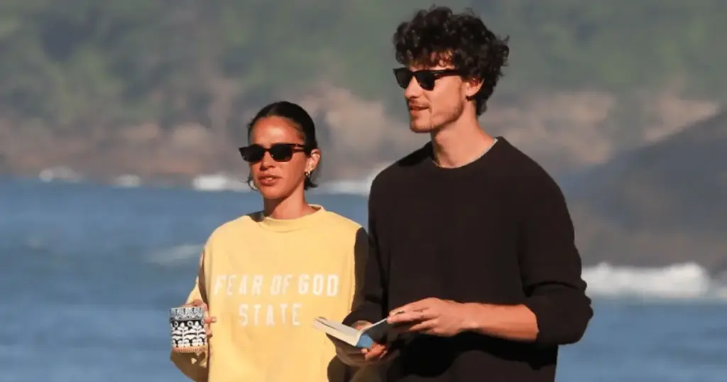 Shawn Mendes acompanha Bruna Marquezine em estreia de “Amor da Minha Vida”