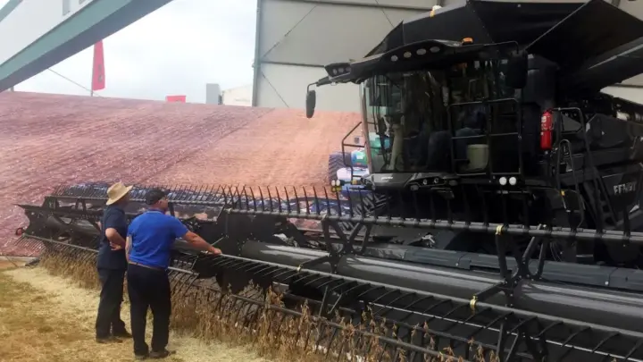 Vendas de máquinas agrícolas registra nova queda em julho, segundo Abimaq