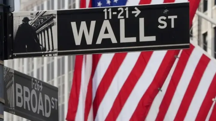 Wall Street fecha em queda com alta do petróleo e dos Treasuries