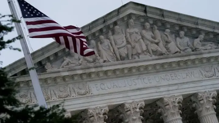 Trump pede que Suprema Corte suspenda tratamento para presidiários trans