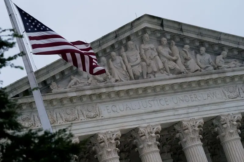 Trump pede que Suprema Corte suspenda tratamento para presidiários trans