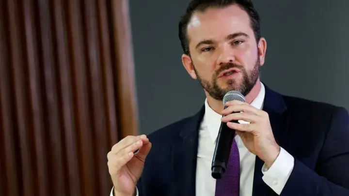 À CNN, Durigan diz “trabalhar para endurecer regras sobre bets”