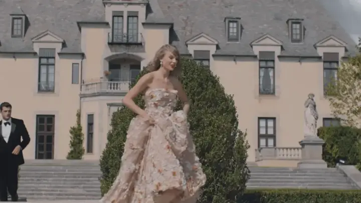 Castelo que foi cenário de “Blank Space”, de Taylor Swift, será leiloado
