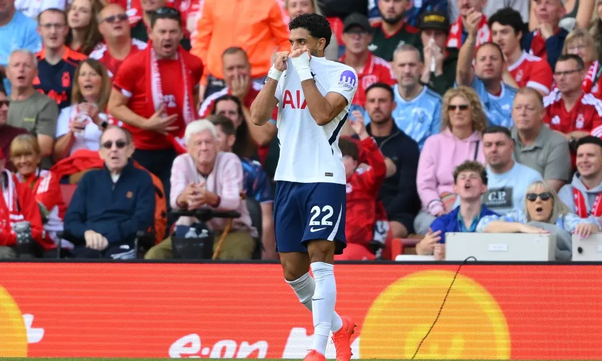 Tottenham empata com Nottingham Forest e segue sem vencer na Premier League
