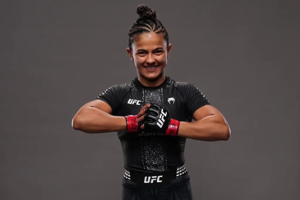 UFC: Natália Silva disputará cinturão do peso-mosca contra Cong Wang