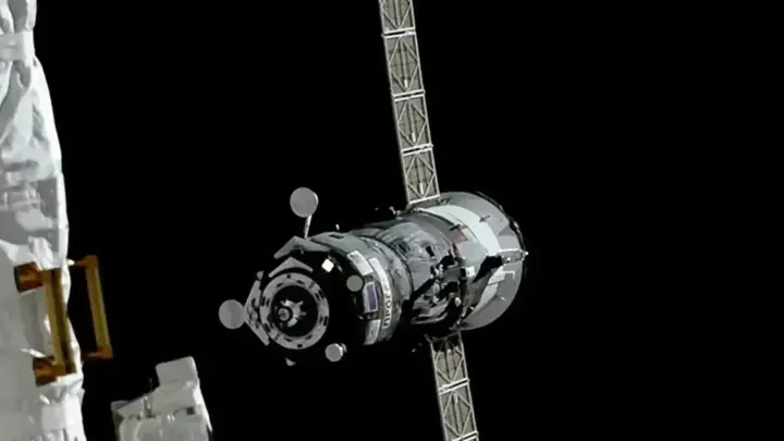 Vídeo: Nave de carga Progress 96 acopla à Estação Espacial Internacional