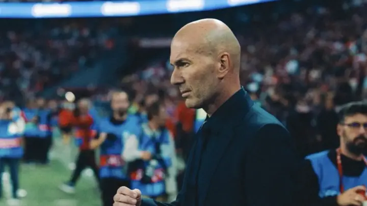 Zidane explica comemoração de gol da França e diz: “Foi estranho o que fiz”