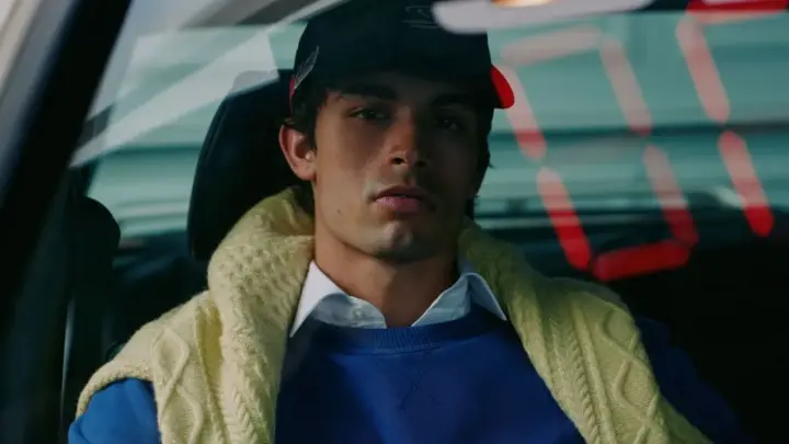 Ayrton Senna inspira coleção conectando moda e universo das corridas; veja