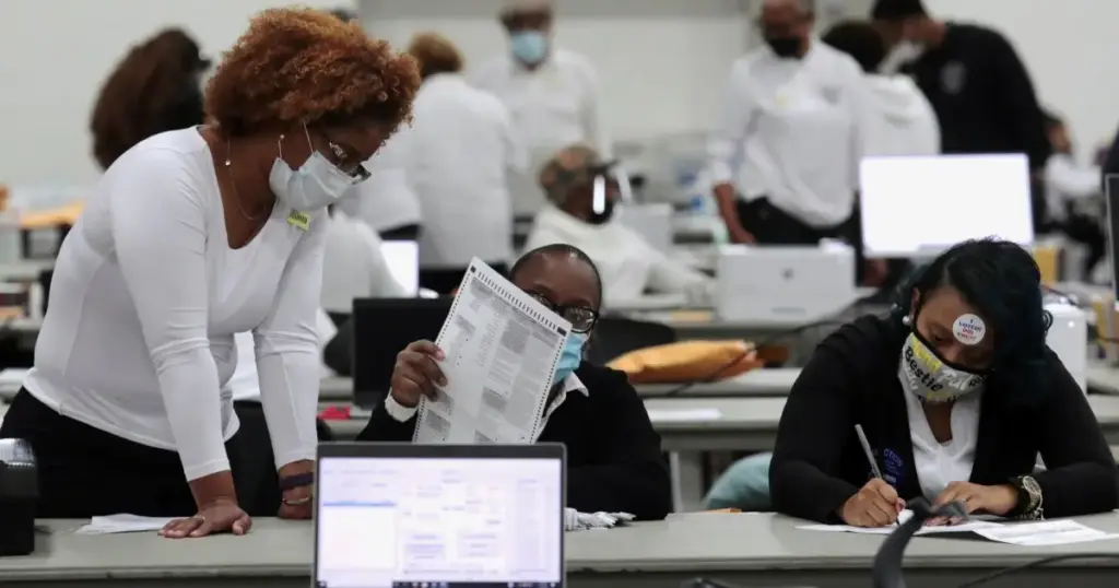 Democratas lideram a participação na votação antecipada nos EUA