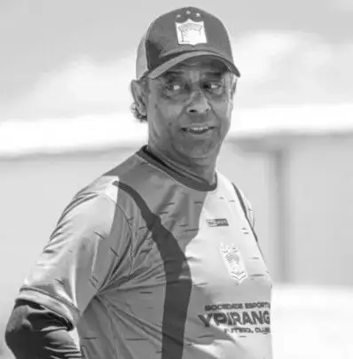 Ex-jogador da Seleção Brasileira, Carlos Alberto Dias morre aos 59 anos